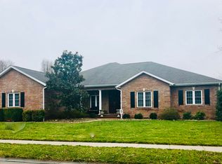 1302 Hunters Run Dr, Marion, IL 62959