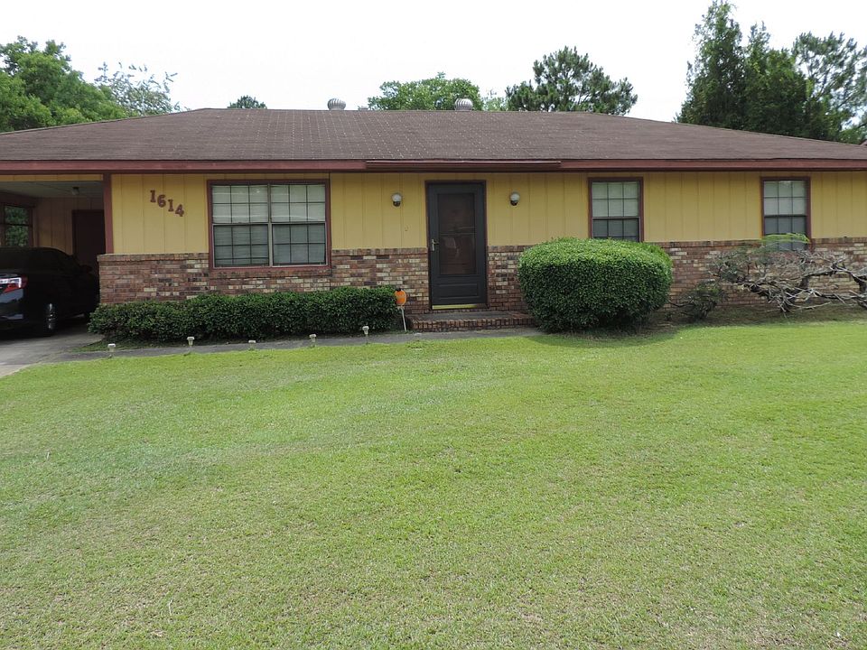 1st image of 1614 Charter Oaks Dr