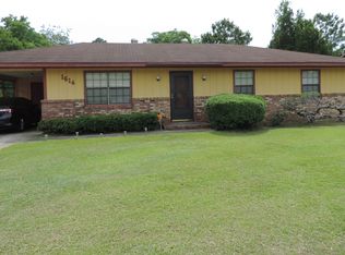 1614 Charter Oaks Dr, Valdosta, GA 31601