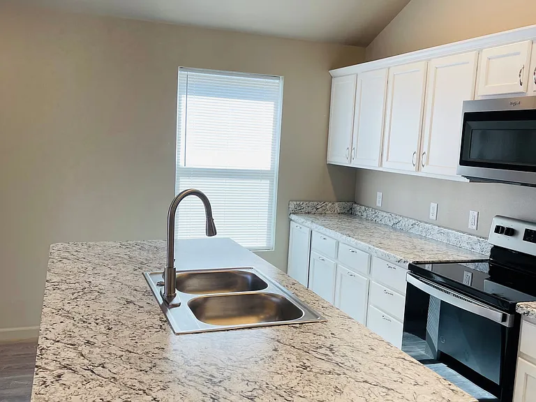 2109 W A St — Photo 3