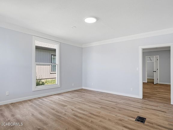 5th image of 906 N 7TH STREET