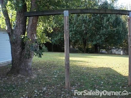 BACKYARD : LARGE BACKYARD