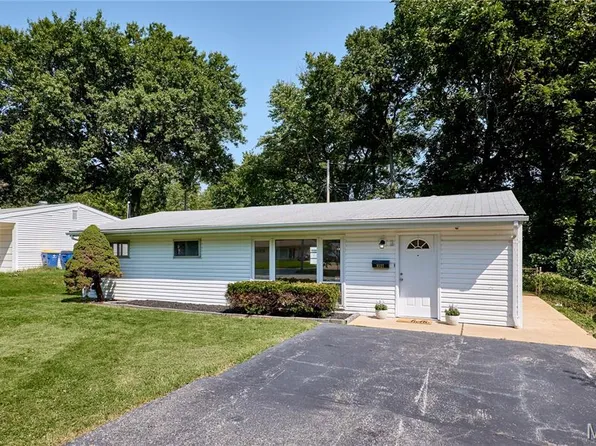 9527 Margo Ann Ln, Saint Louis, MO 63134