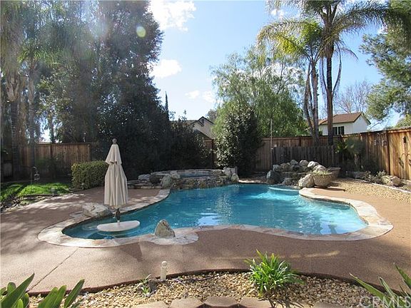 2nd image of 42041 Avenida Vista Ladera
