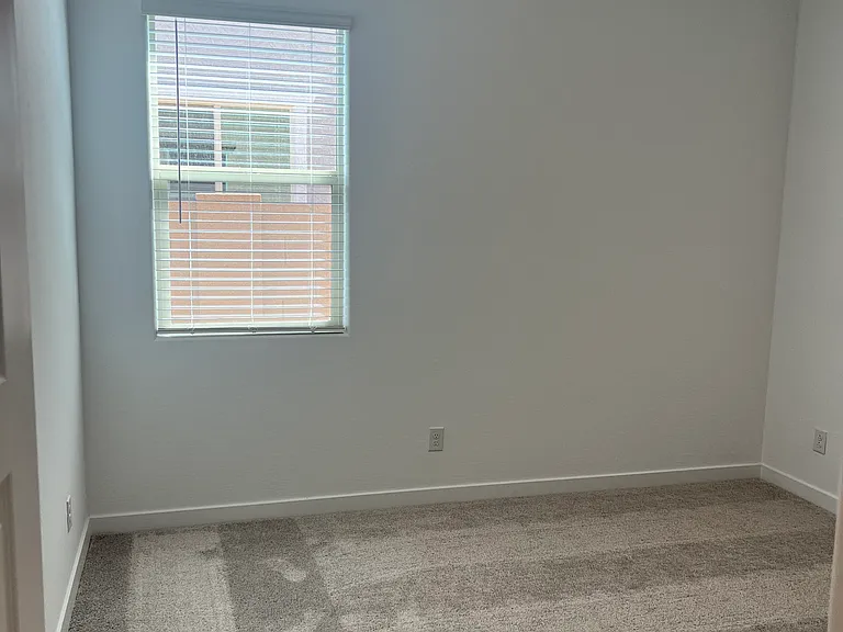 9416 S 41st Dr — Photo 7