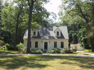 1933 Seminole Rd, Norton Shores, MI 49441