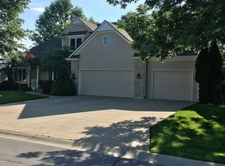 504 NW Edgewood Trl, Lees Summit, MO 64081