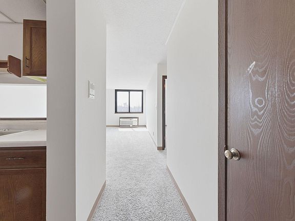 3rd image of 1181 Edgcumbe Rd APT 411