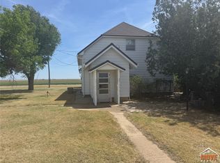 8152 J Rd, Plains, KS 67869