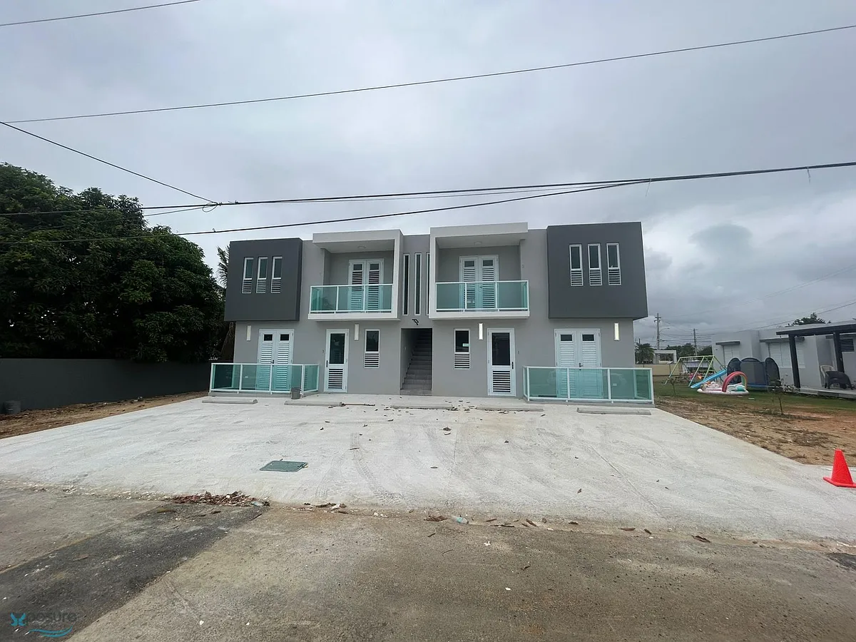 Building Photo - 1 Cll Providencia Camaseyes #1
