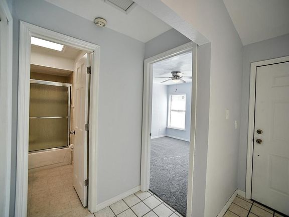 4th image of 1210 Charter Oaks Cir