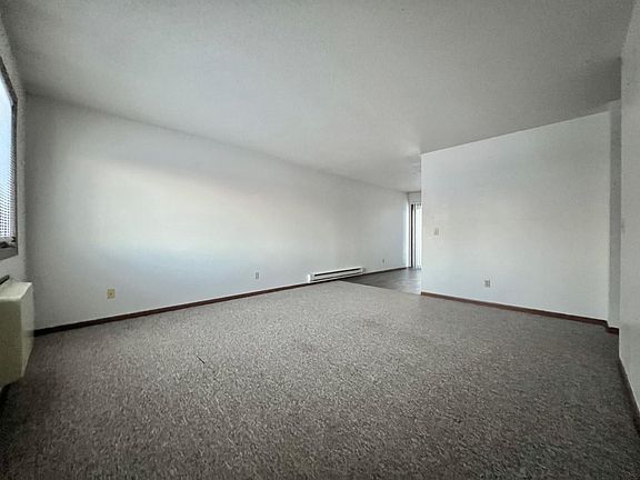 4th image of 1077 Apple Ave