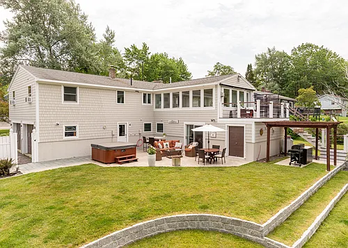 67 Lydon Ln E Photo 1