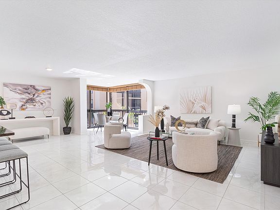 2nd image of 2455 Lindell Boulevard #3210