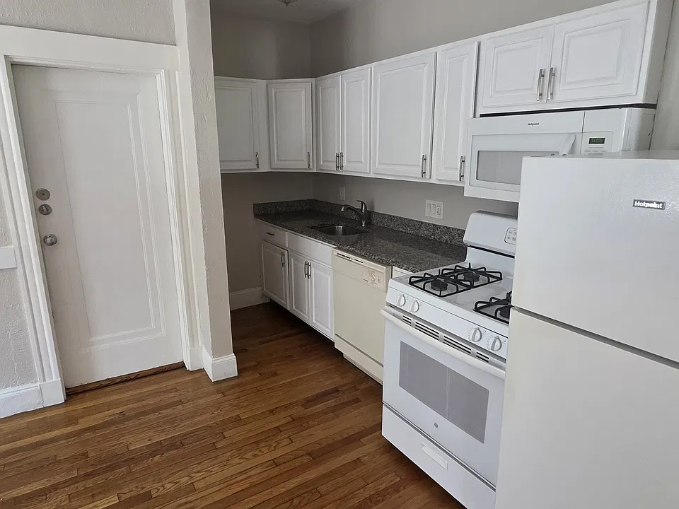 70 Bellingham St #3