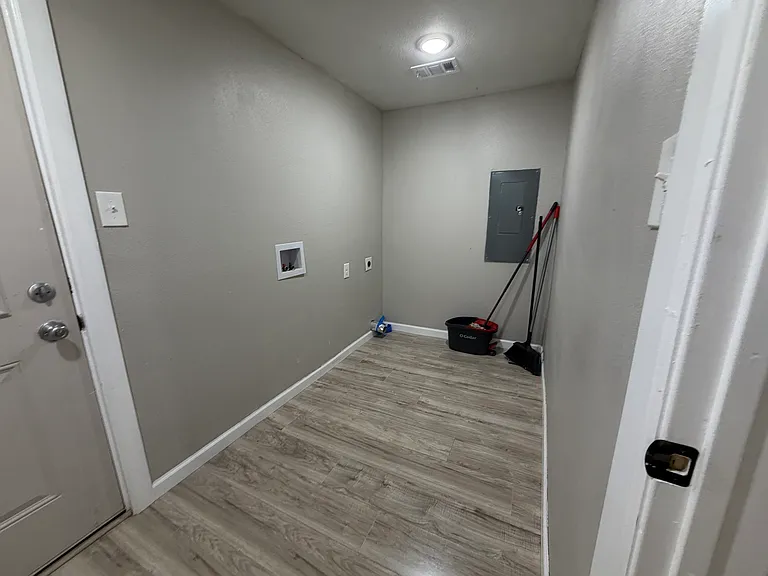 117 Hackberry St — Photo 9