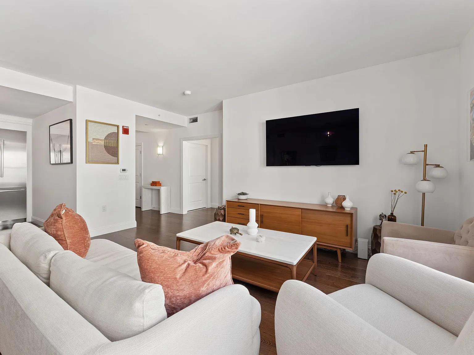 2 bed, 1249 sqft, $6,200 — Photo 4