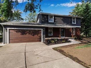 52 Huntleigh Cir, Amherst, NY 14226