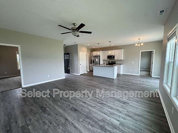 3rd image of 8783 Elmont Cv