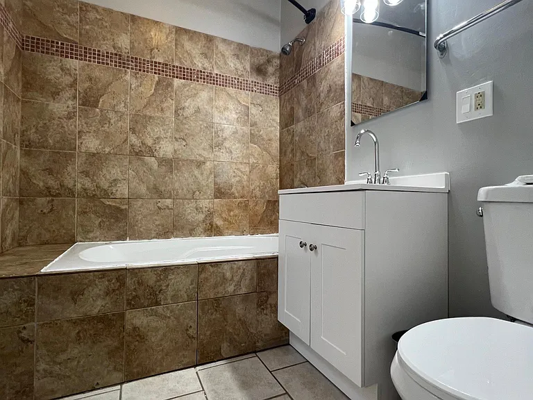 5735 S Marshfield Ave #2 — Photo 7