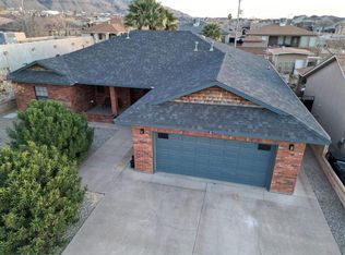 1022 Mimosa Ave, Alamogordo, NM 88310