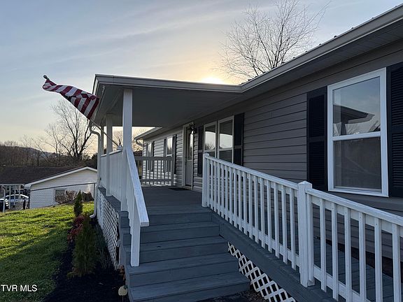 4th image of 408 Pine St