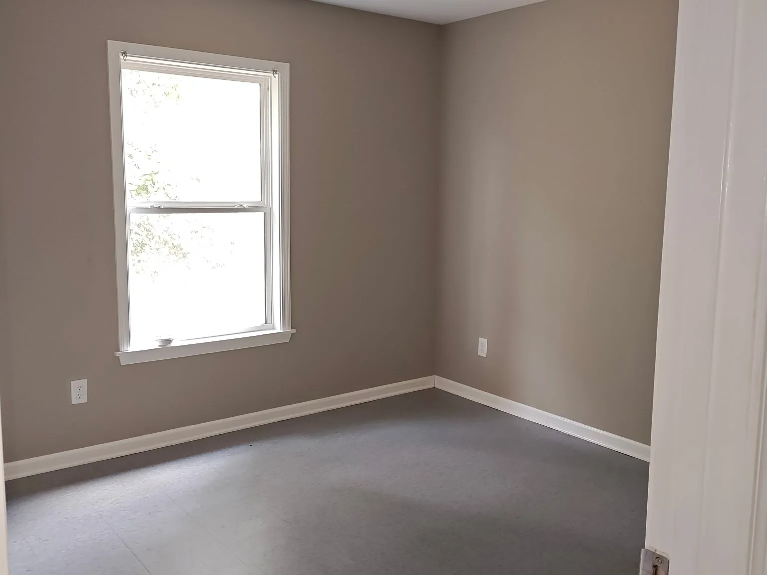 3 bed, 1090 sqft, $1,475 — Photo 3