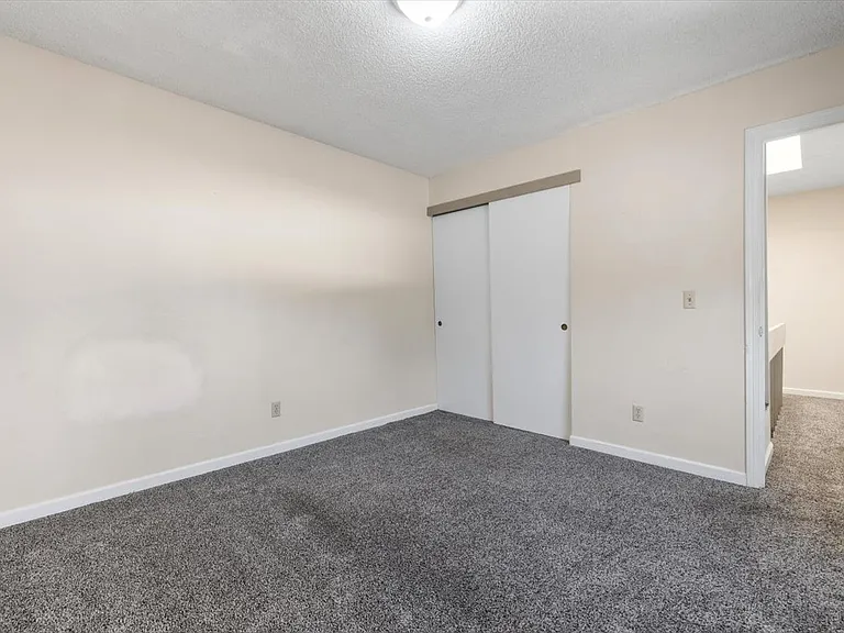 2252 Avenue C — Photo 11