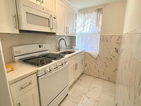 2nd image of 174 India St #1A