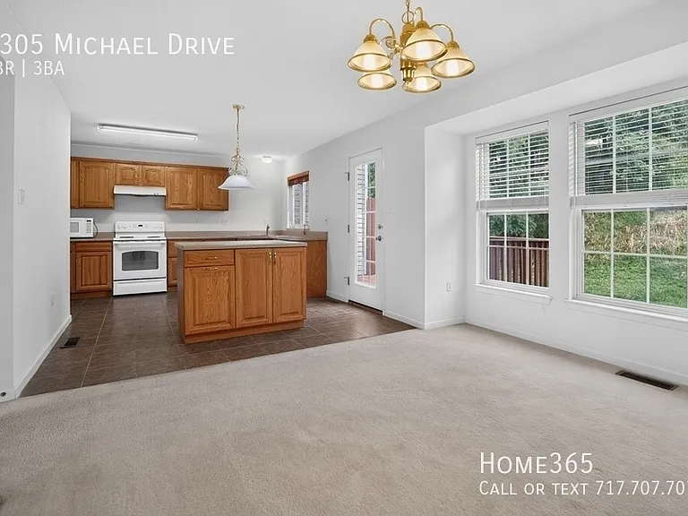 1305 Michael Dr — Photo 3