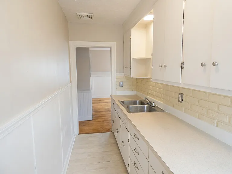 125 Vernon St #C — Photo 7