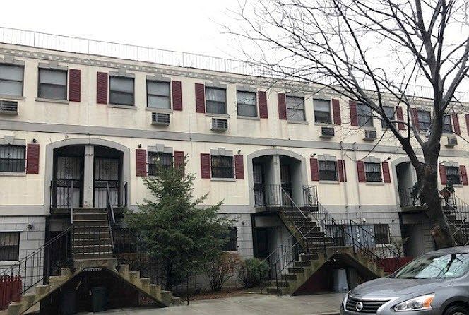 2nd image of 856 Leland Ave #31B