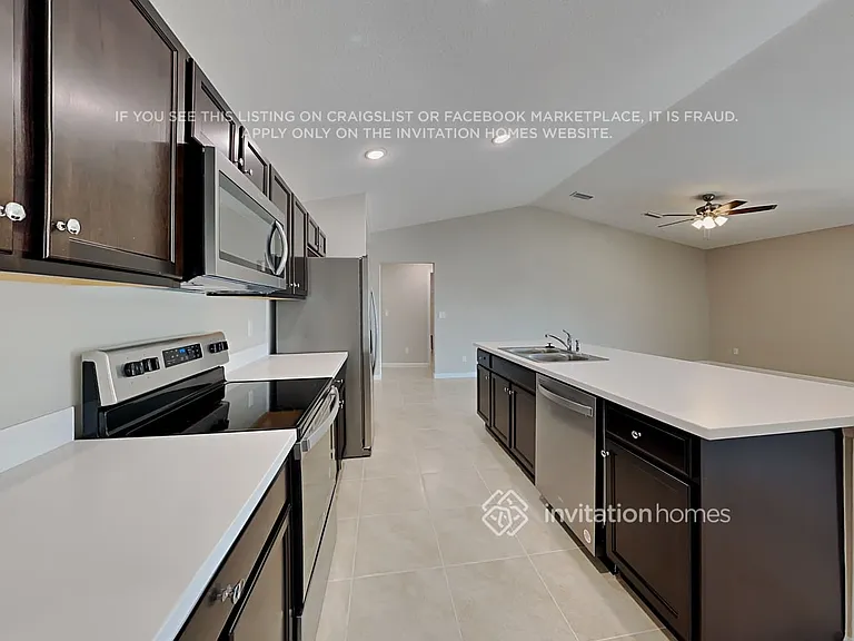 607 SW Sail Ter — Photo 7