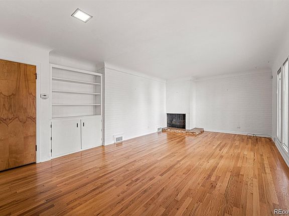 3rd image of 3201 S Bellaire St