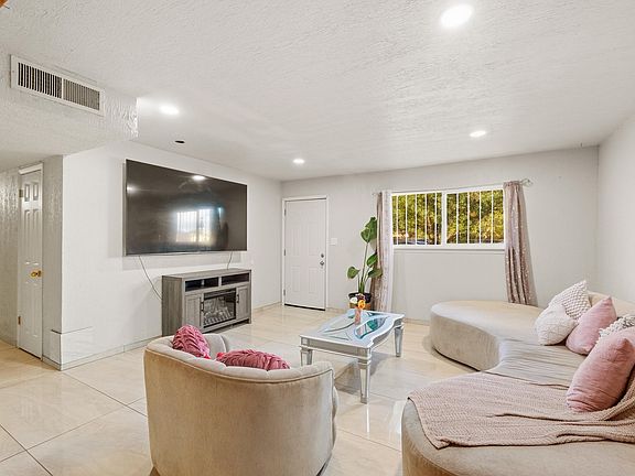 5th image of 4633 Spring Valley Cir SW