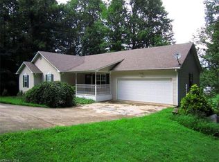 3 Franklin Pl, Leicester, NC 28748