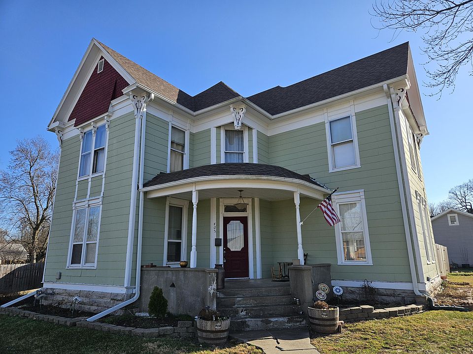 1st image of 405 College Street