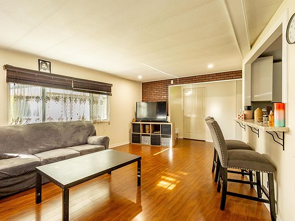 5th image of 1844 Reeves Pl