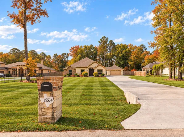 19534 Desna Dr, Porter, TX 77365