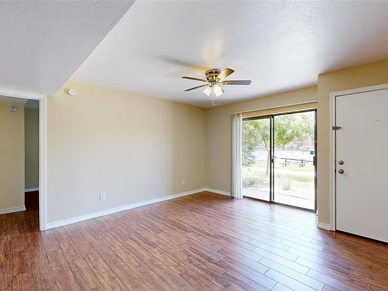 904 University Oaks Blvd #97 — Photo 5