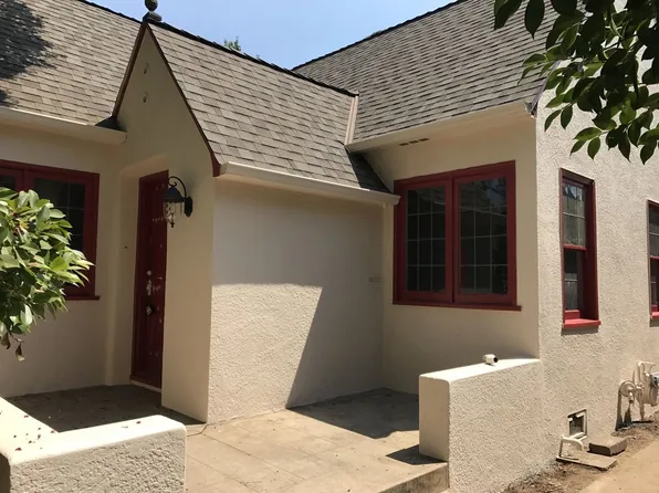 945 36th St, Sacramento, CA 95816
