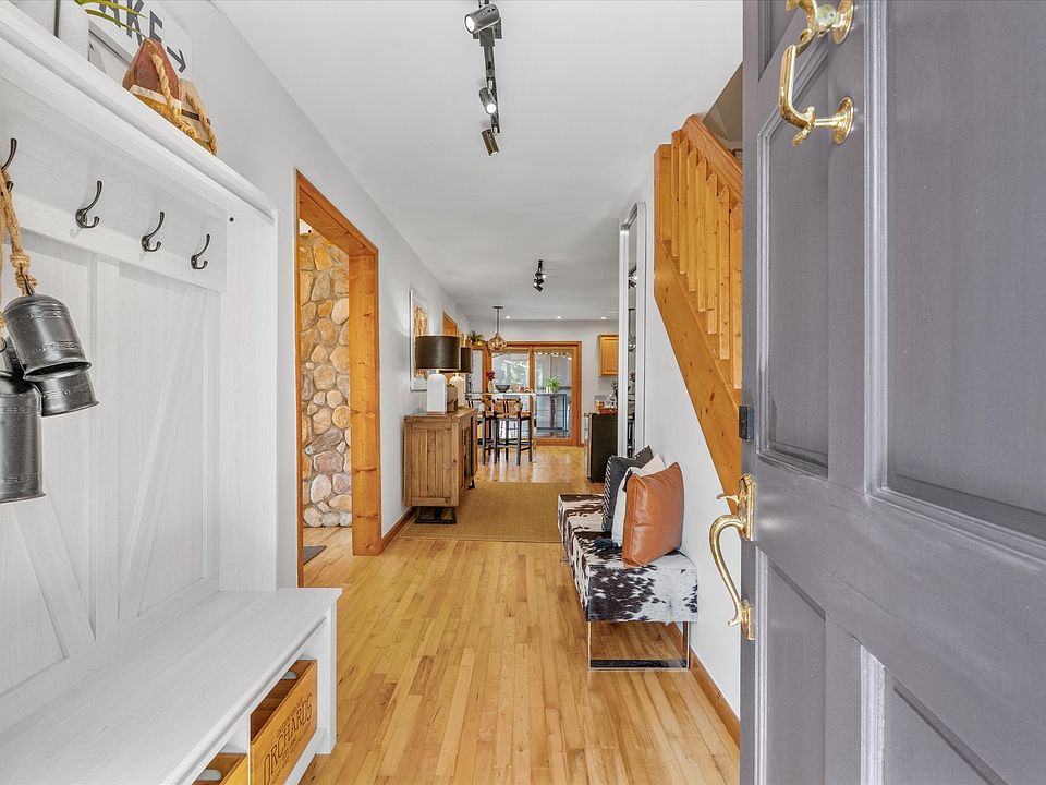 19th image of 340 Parsons Shrs