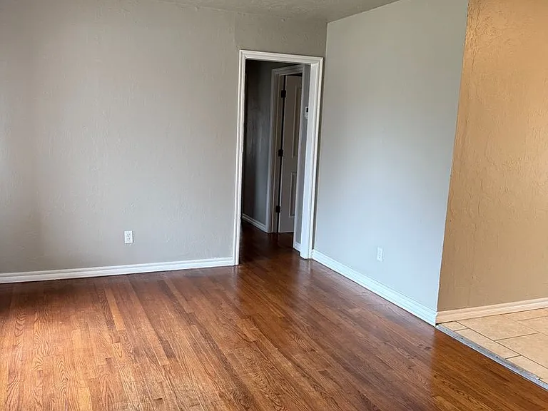 5609 S Rockwood Ave — Photo 4