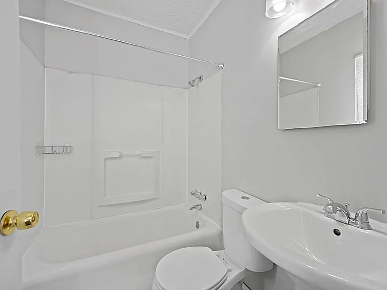 4300 Erie Ave #4 — Photo 12