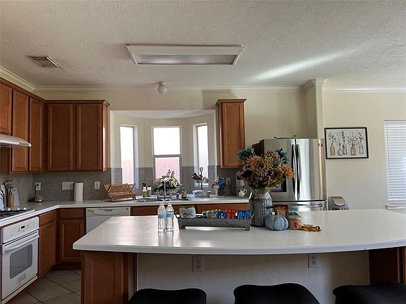 2nd image of 2709 Alessandria Ln