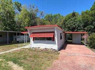 92 Holly Dr, Tavares, FL 32778