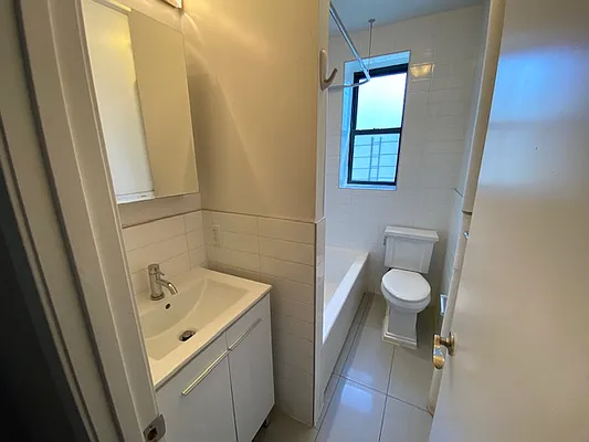 Rented by Mdays Realty | media 23