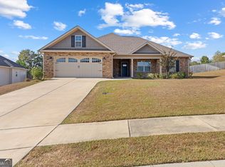 102 Creek Ridge Dr, Warner Robins, GA 31088