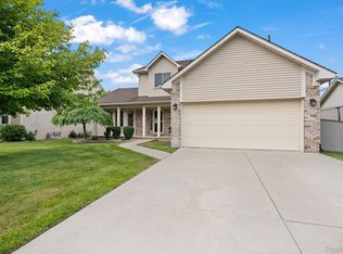 24462 Christian Dr, Brownstown, MI 48134