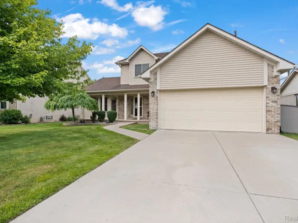 24462 Christian Dr, Brownstown, MI 48134